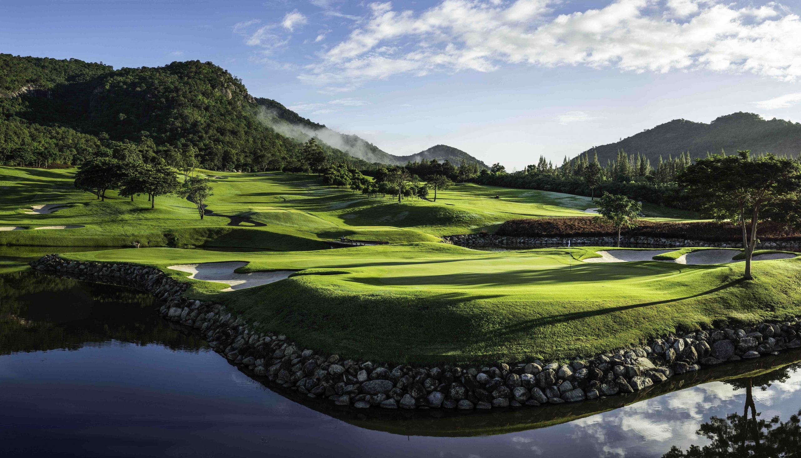 Escorted Golfing Holidays, Thailand, Vietnam, Cambodia, South Africa